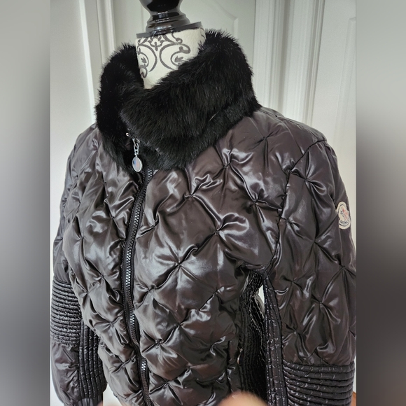 Moncler Women Black Down Jacket Bomber Size 1/S - Picture 3 of 16